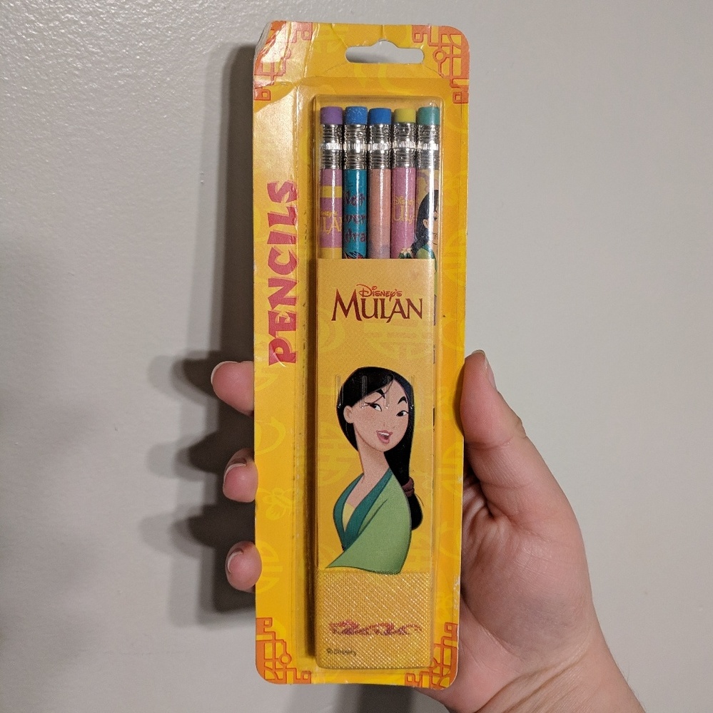 Disney Mulan Pencil Set